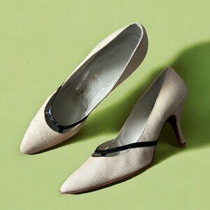 Roger Vivier Ecru Fabric Pumps Black Patent Trim Saks 6.5B 1950s 1960s